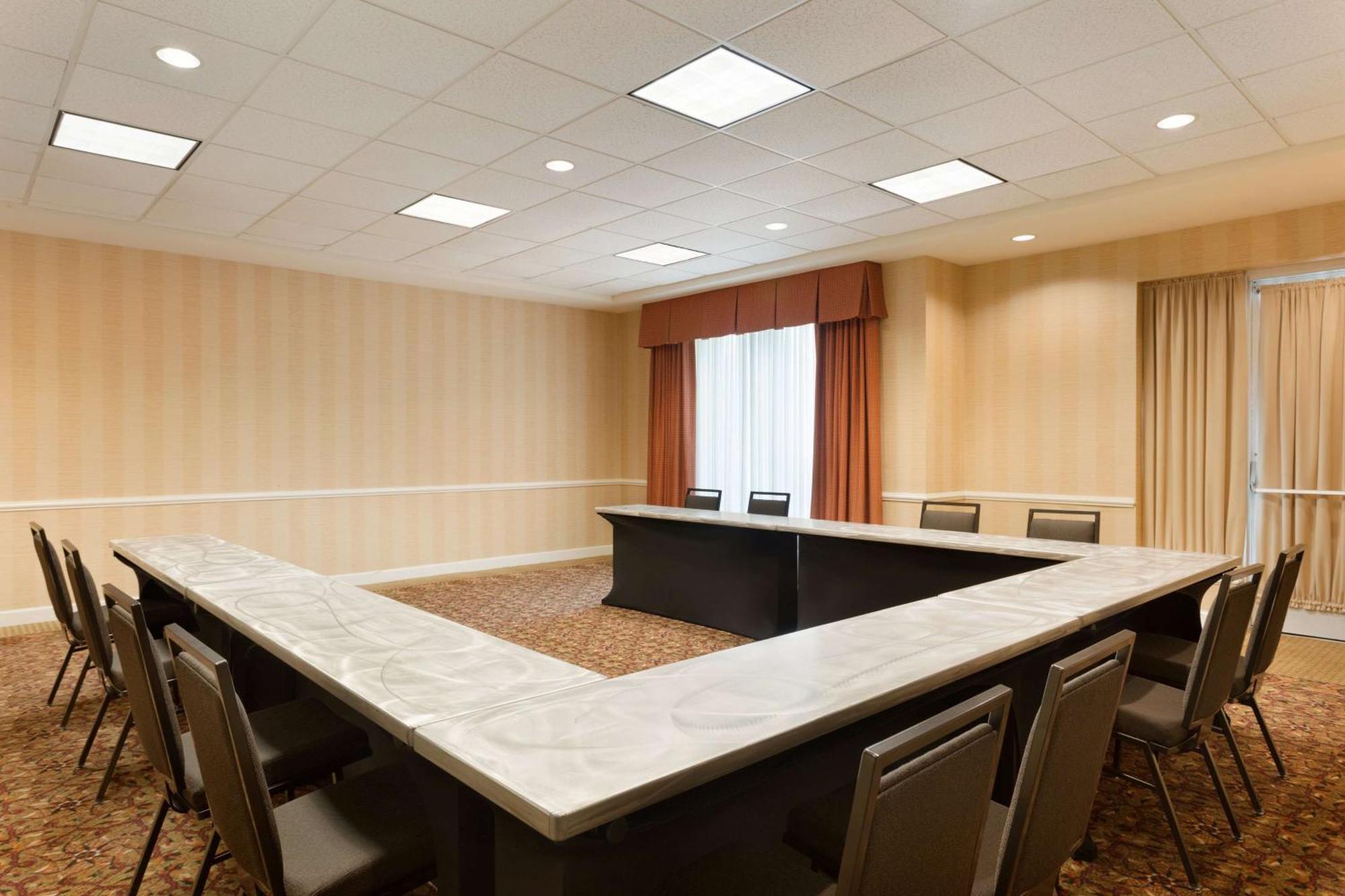 Hilton Garden Inn Oakbrook Terrace Εξωτερικό φωτογραφία