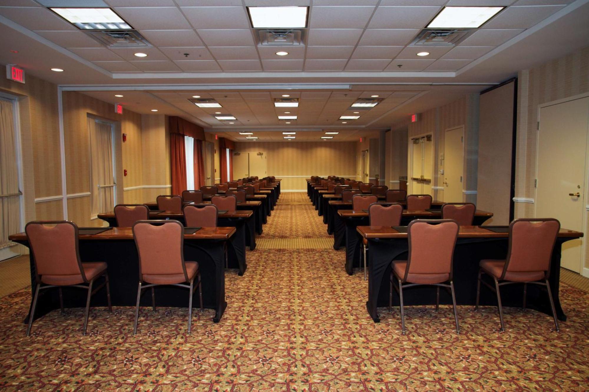 Hilton Garden Inn Oakbrook Terrace Εξωτερικό φωτογραφία