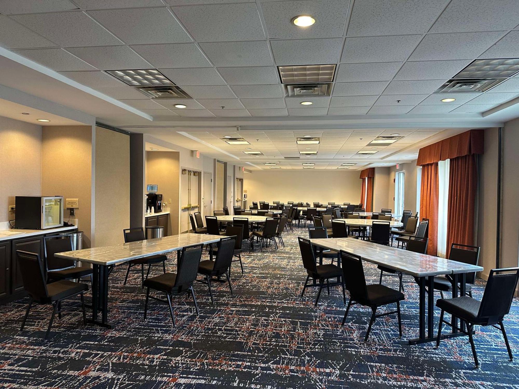 Hilton Garden Inn Oakbrook Terrace Εξωτερικό φωτογραφία